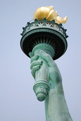 dan12-statue-of-liberty-holding-upside-down-penis