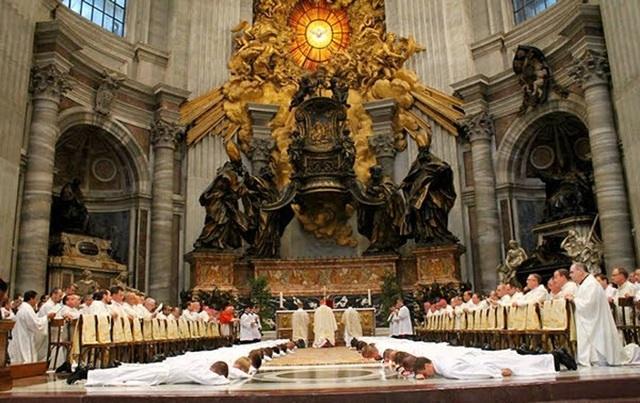 40238 St Peter's alter is a DEAD SHEEP - Copy (1) 640x403